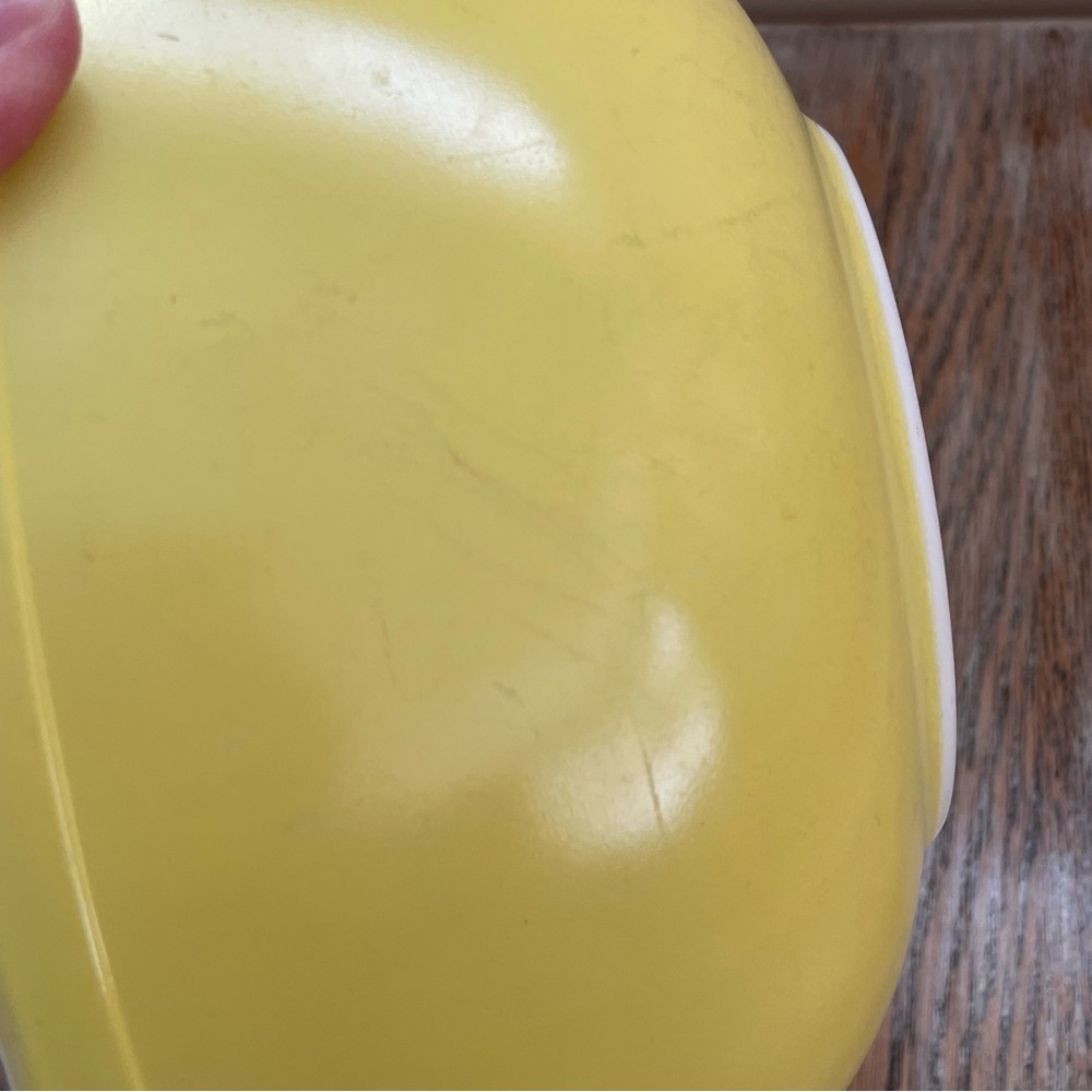 Vintage Pyrex Primary Yellow Nesting Mixing Bowl❤️ - Picture 6 of 8